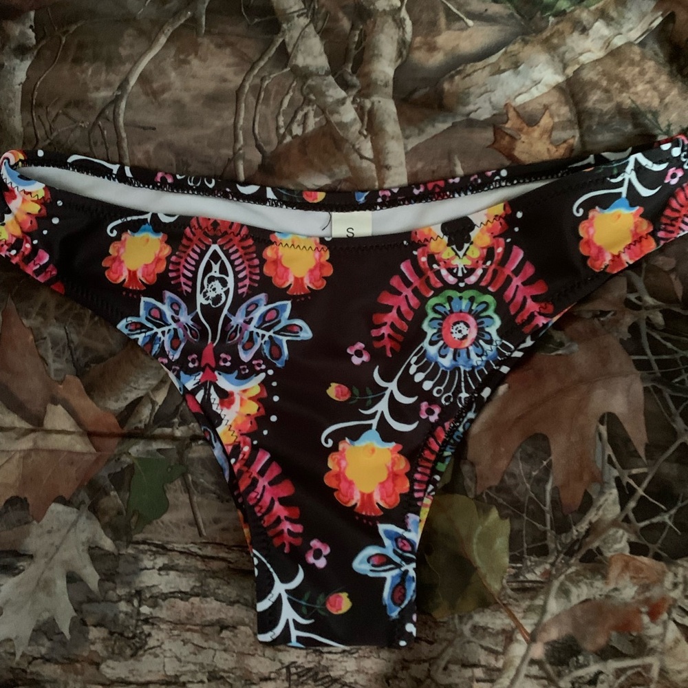 Bikini bottom size S